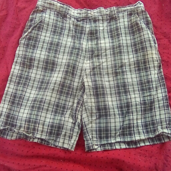 Shorts - Picture 2 of 3